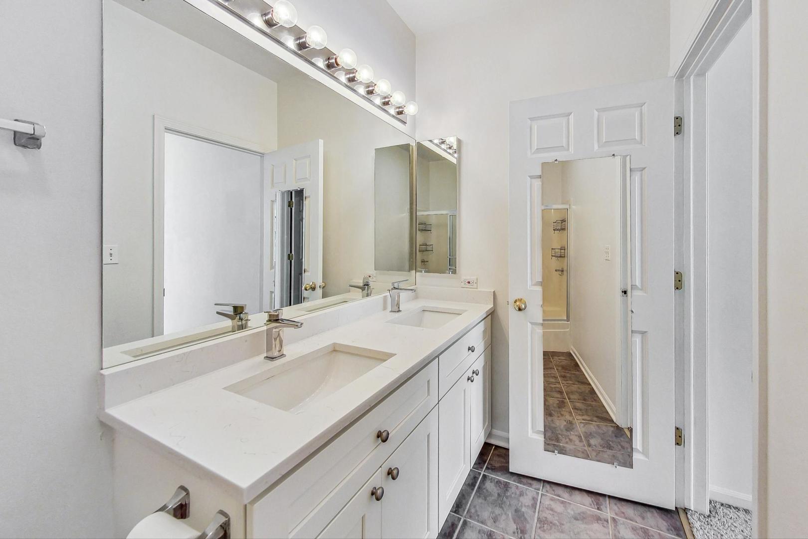301 W Goethe Street 304c Property Photo 18