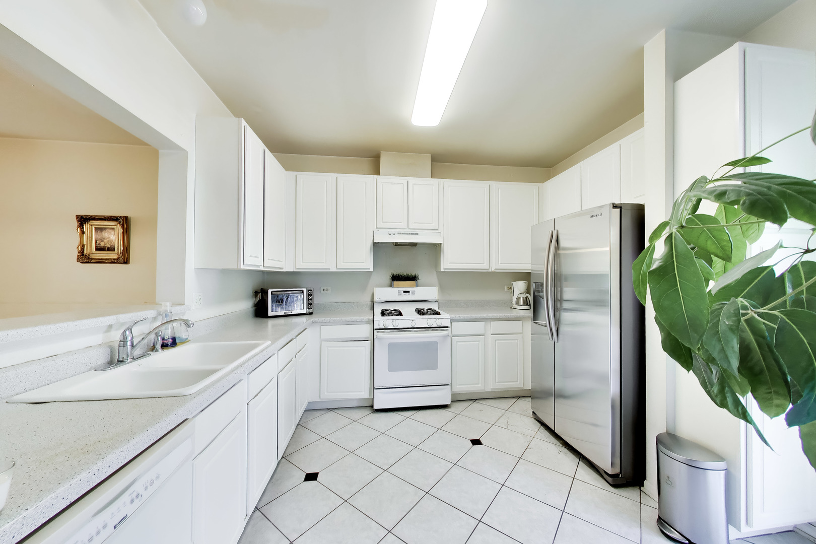 1022 Savoy Court Property Photo 10