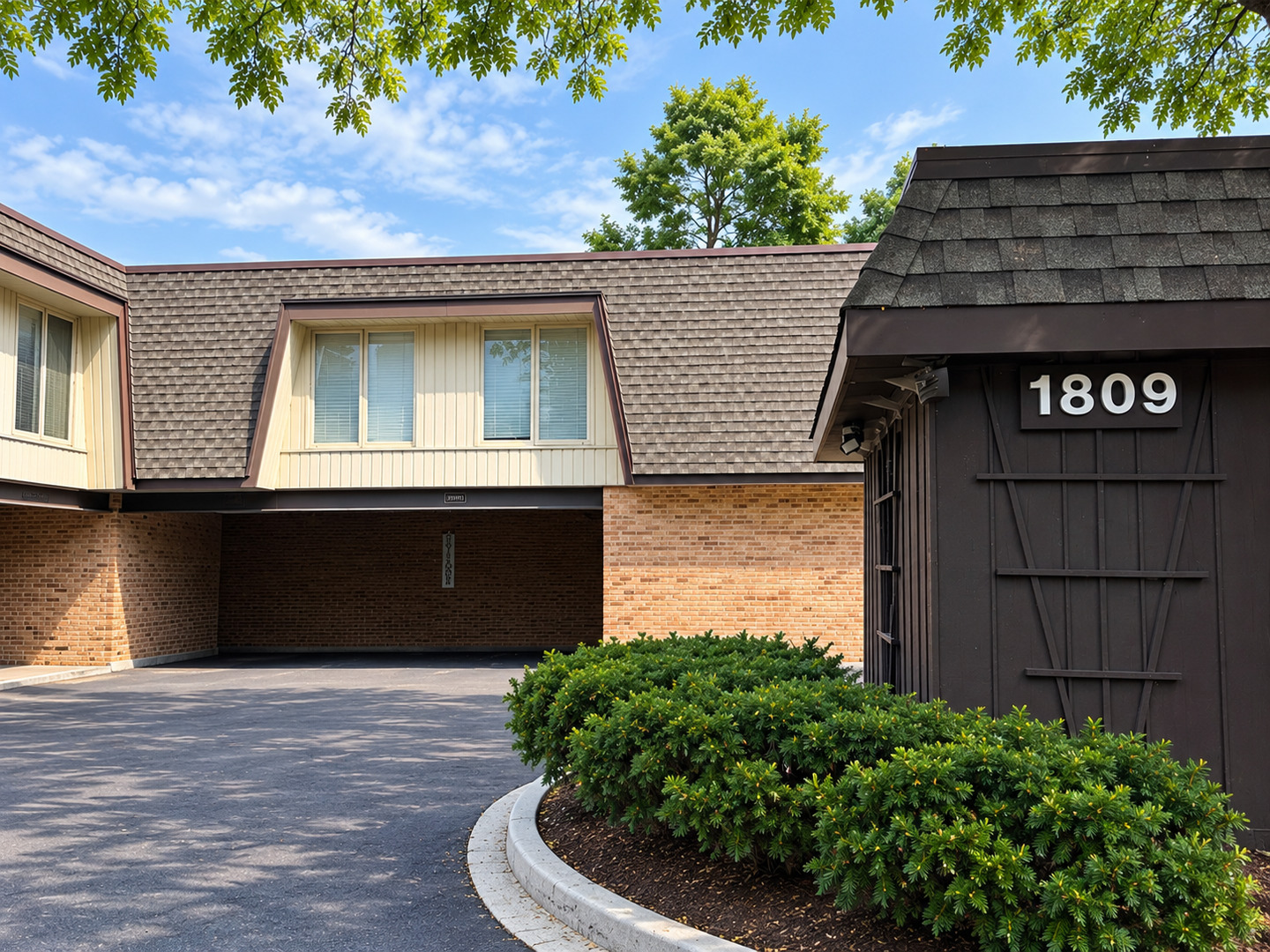 1809 Tanglewood Drive G Property Photo 1