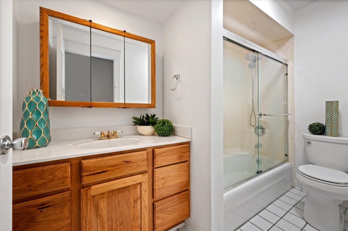 1809 Tanglewood Drive G Property Photo 17