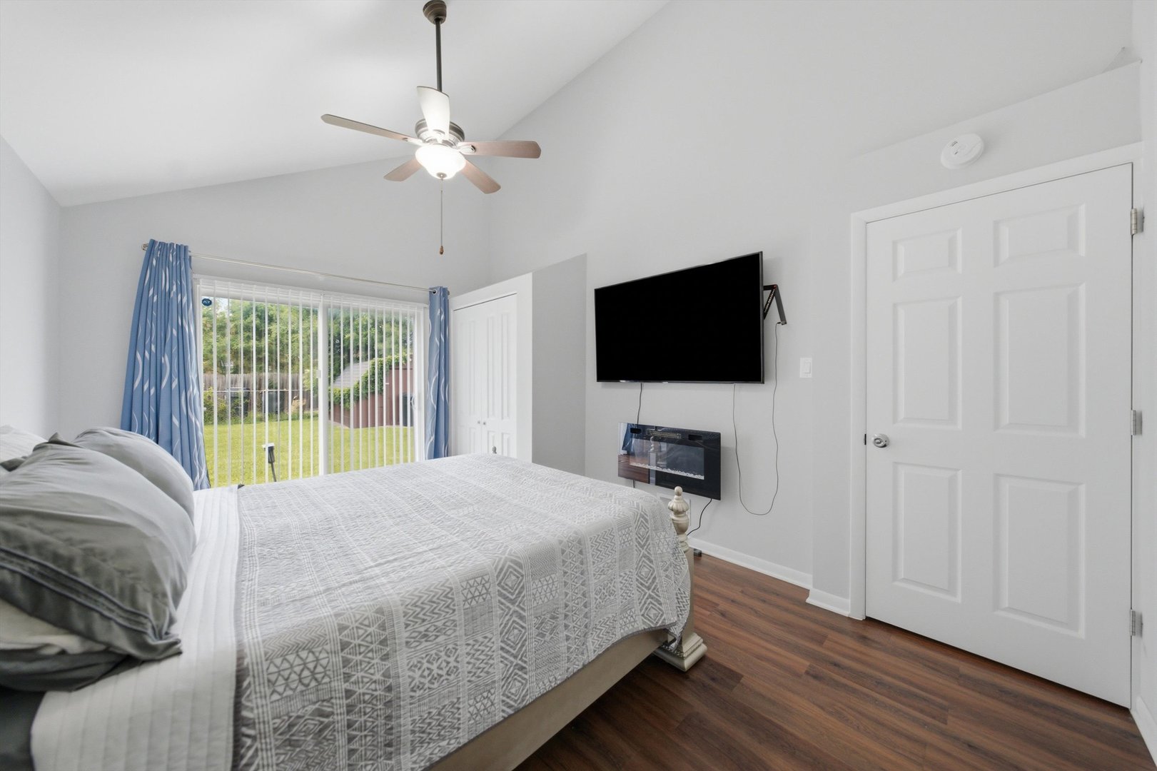 14314 S Edbrooke Avenue Property Photo 18