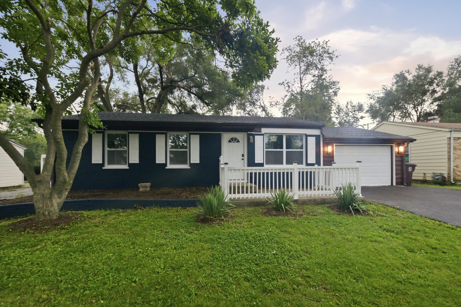 21727 Clyde Avenue Property Photo 3