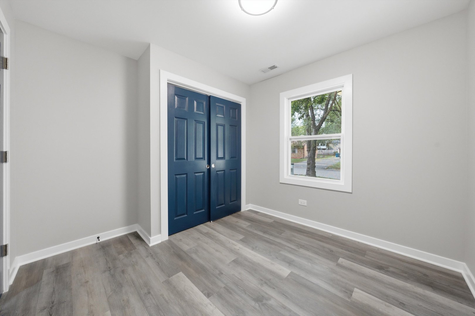 21727 Clyde Avenue Property Photo 8