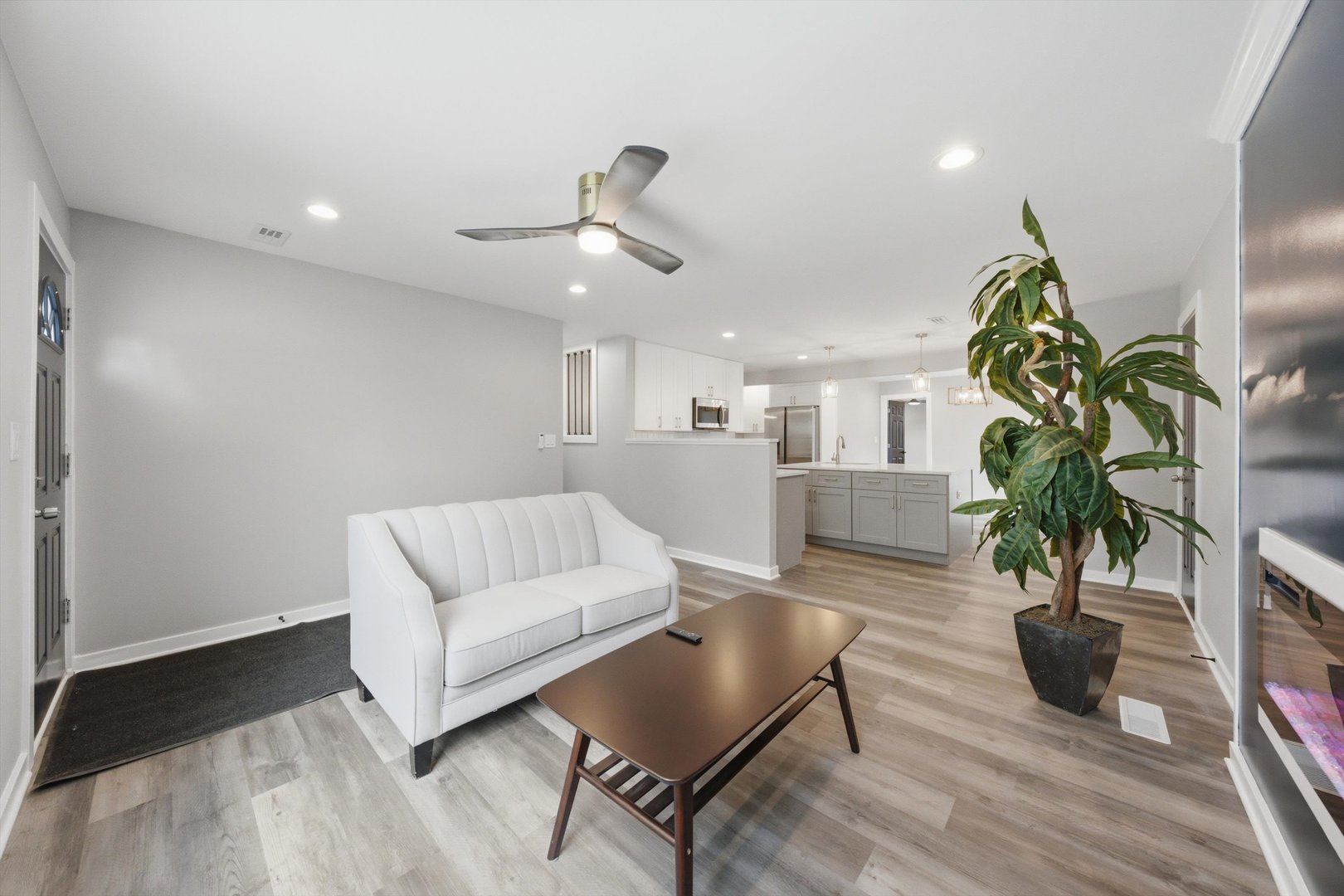 21727 Clyde Avenue Property Photo 12