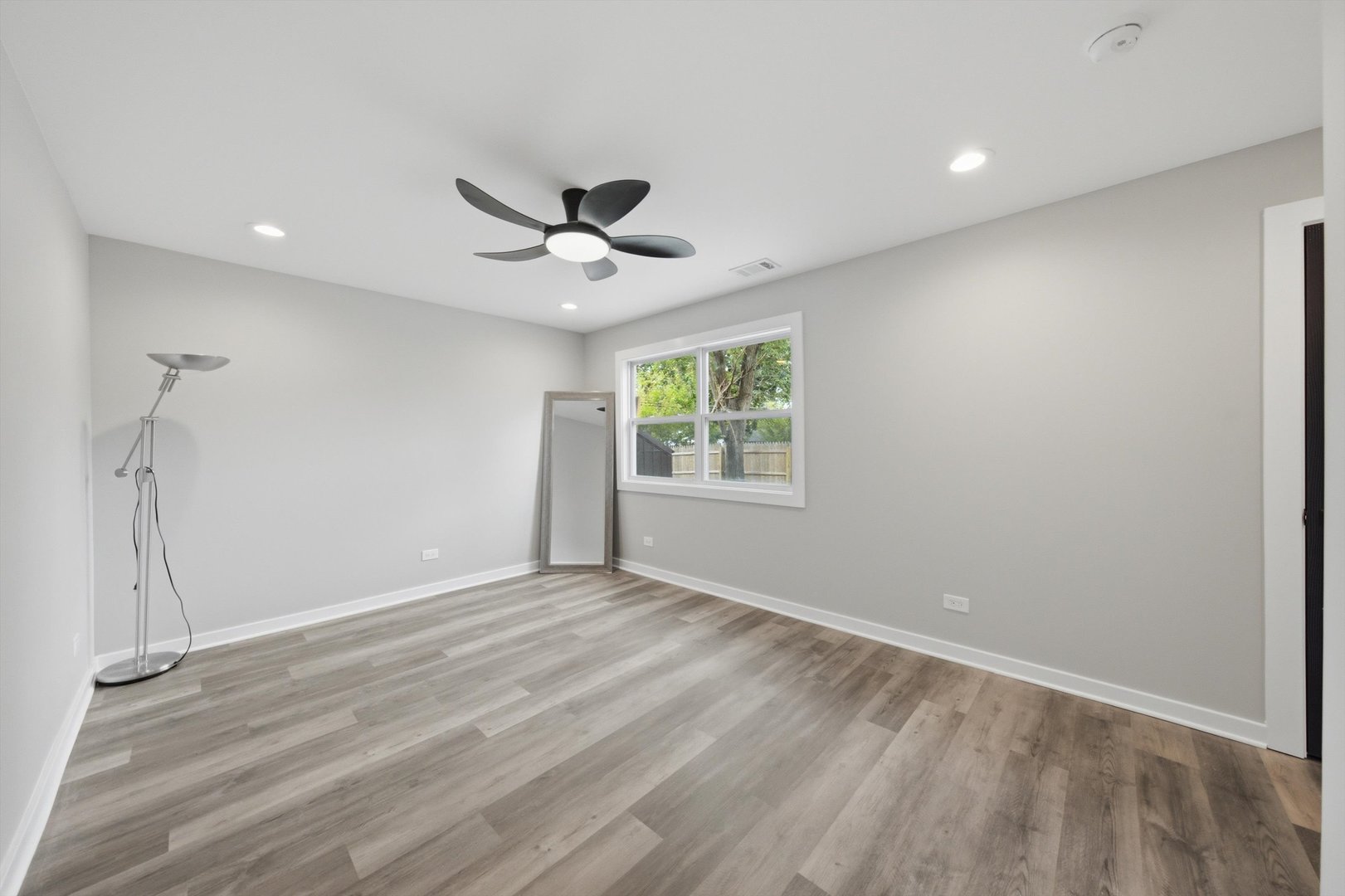21727 Clyde Avenue Property Photo 24