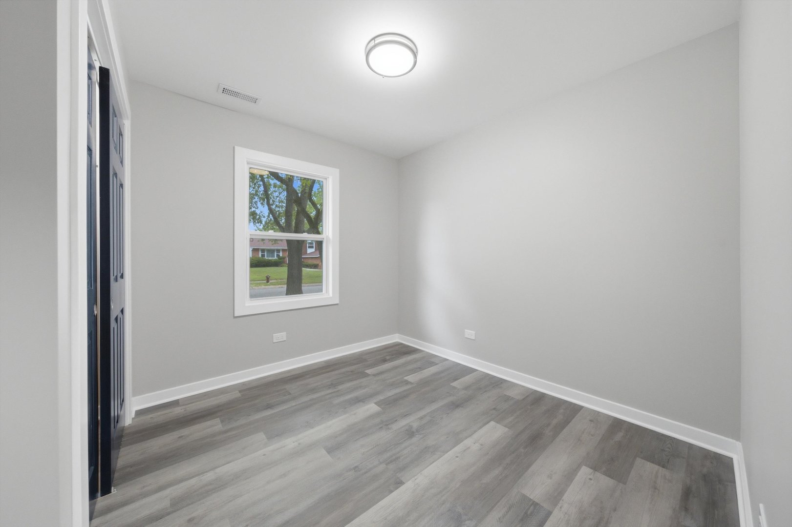 21727 Clyde Avenue Property Photo 28
