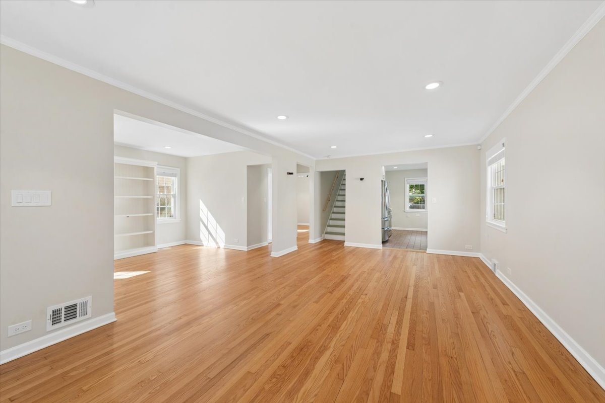 216 Richmond Street Property Photo 2