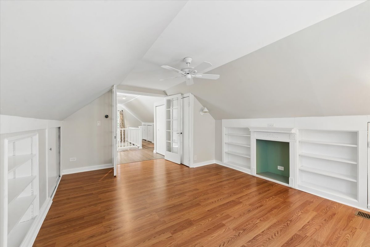 216 Richmond Street Property Photo 15