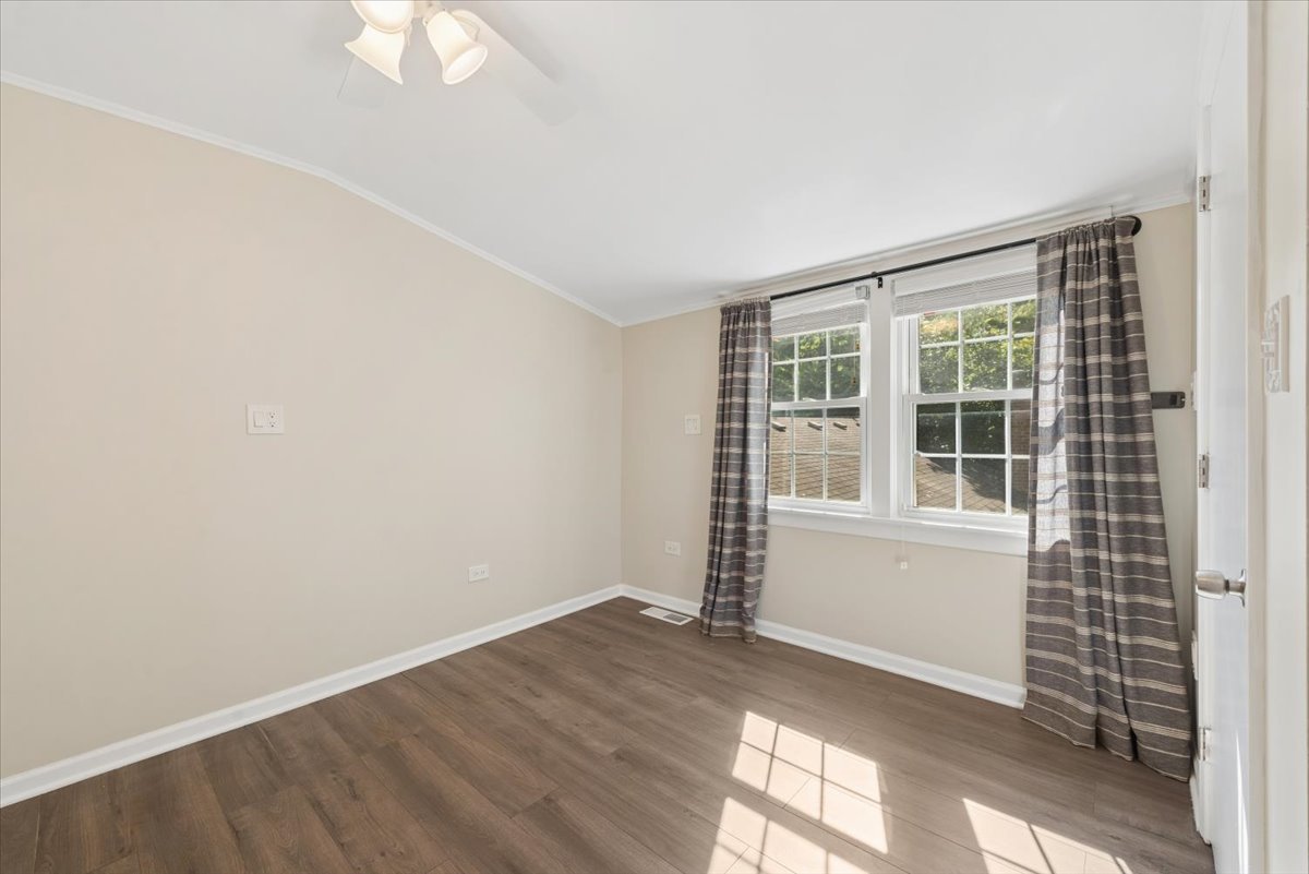 216 Richmond Street Property Photo 19