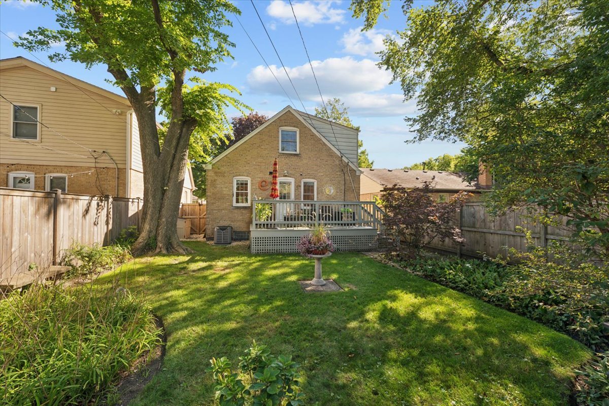 216 Richmond Street Property Photo 26