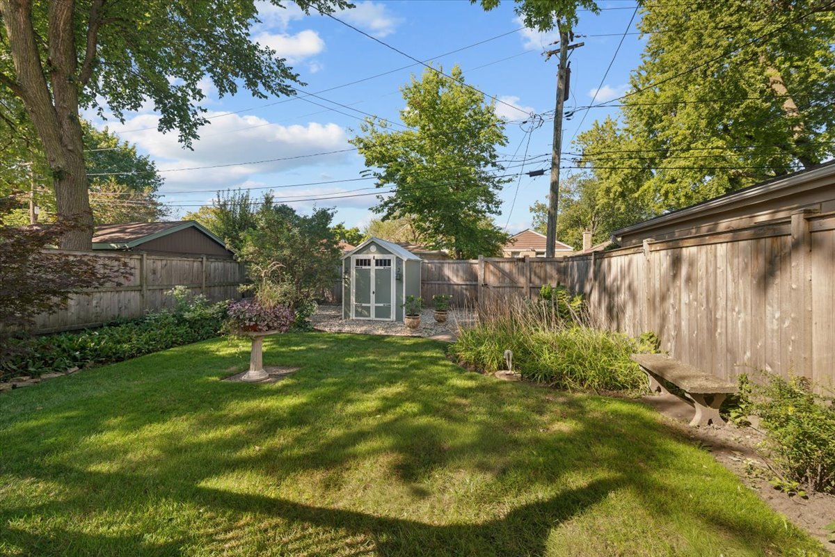 216 Richmond Street Property Photo 28