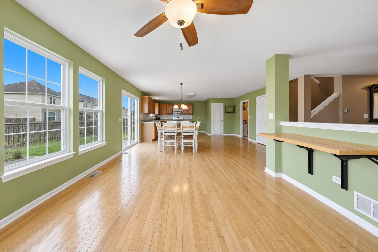 1006 Foxview Drive Property Photo 9
