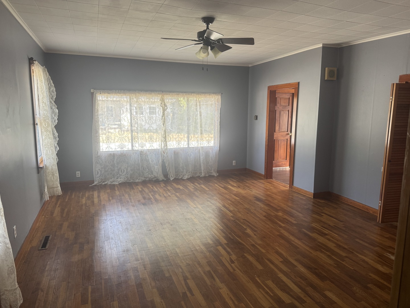 722 E Taylor Street Property Photo 5