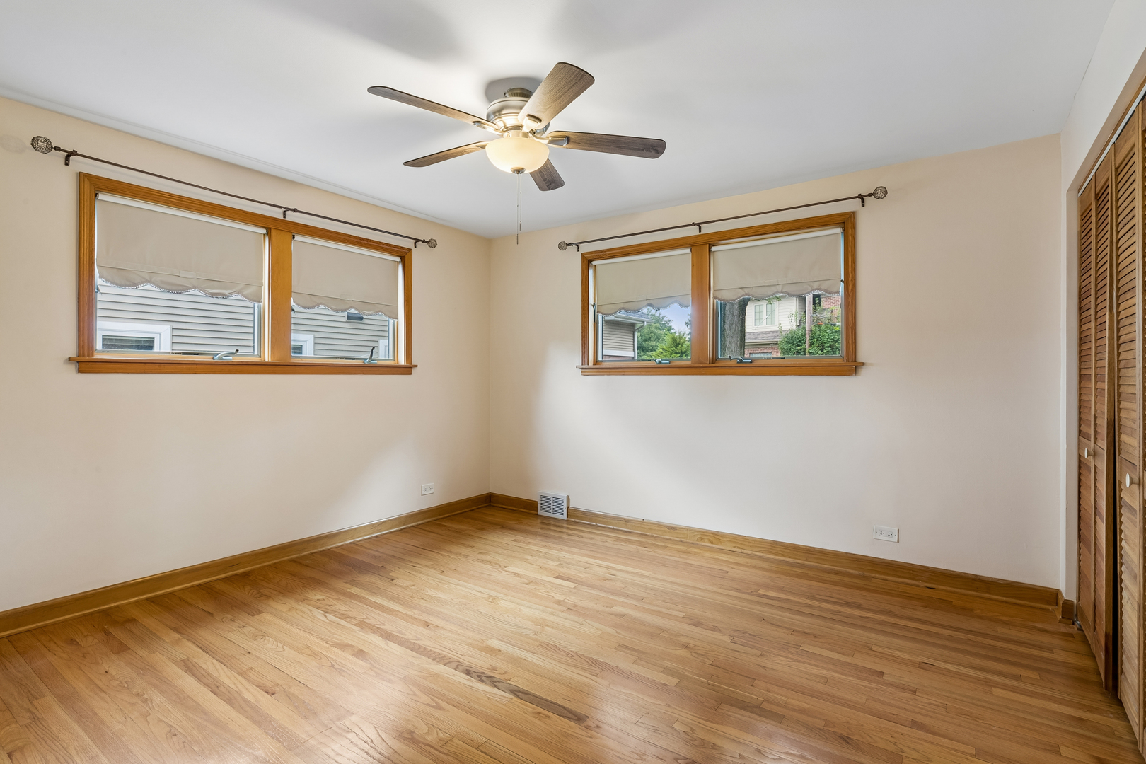648 Shermer Road Property Photo 5