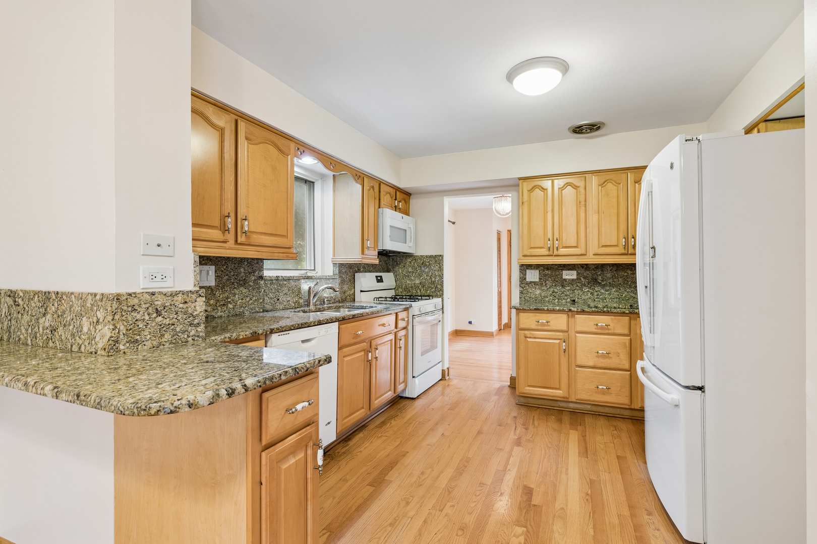 648 Shermer Road Property Photo 6