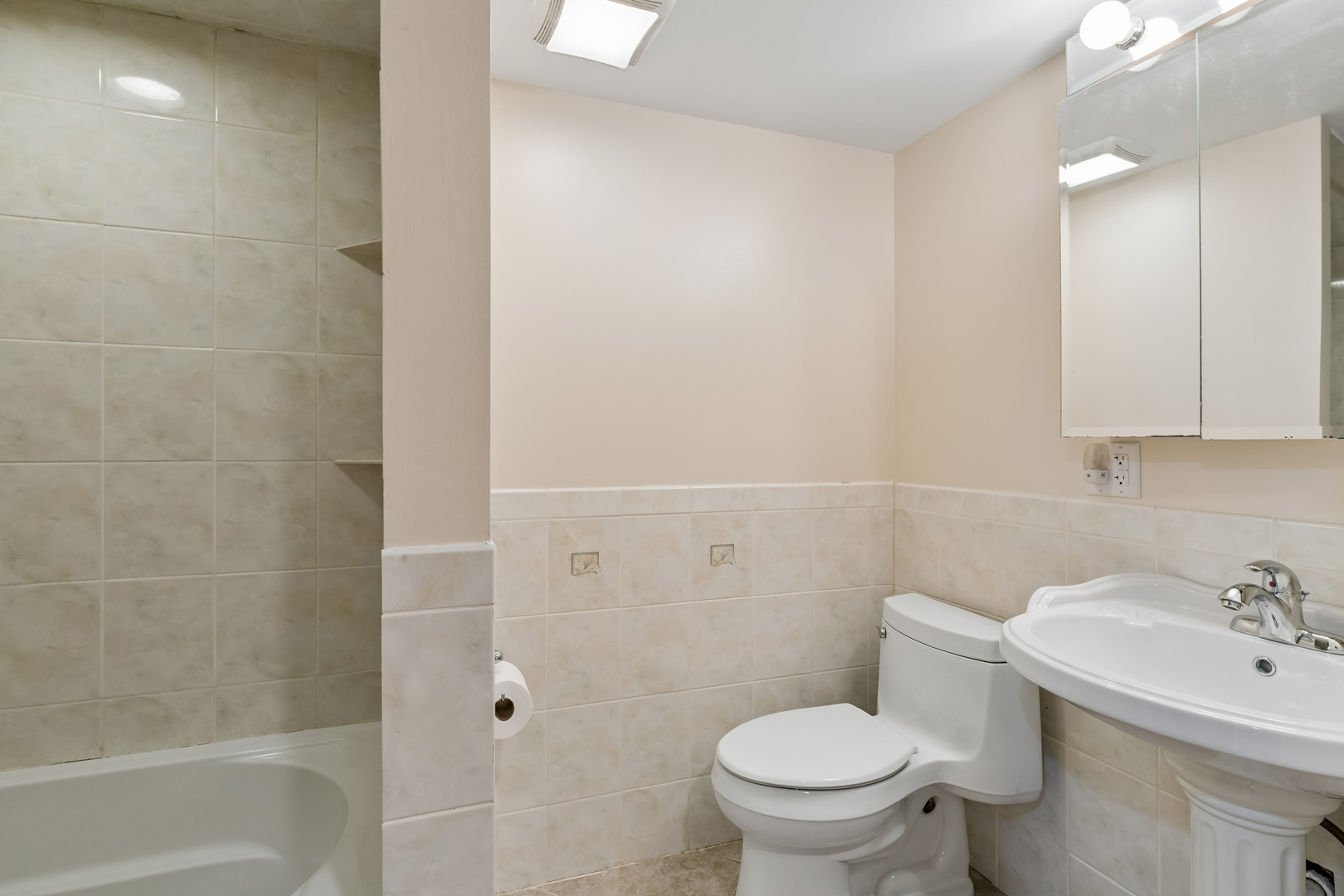 648 Shermer Road Property Photo 10