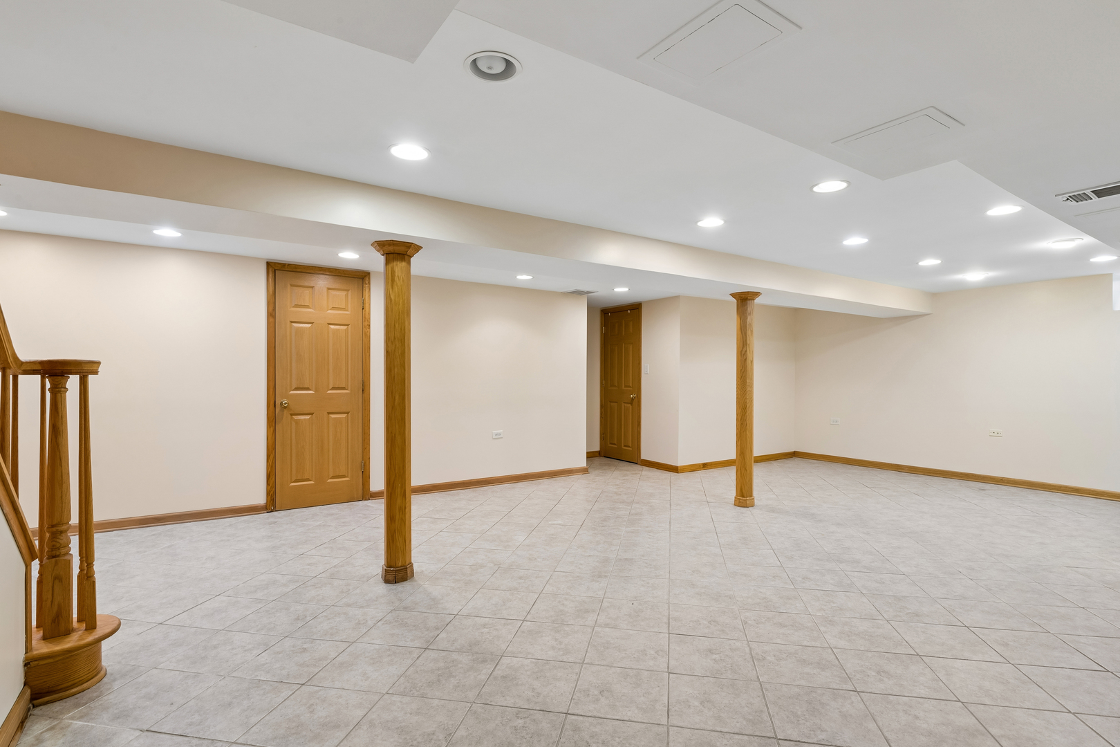 648 Shermer Road Property Photo 11