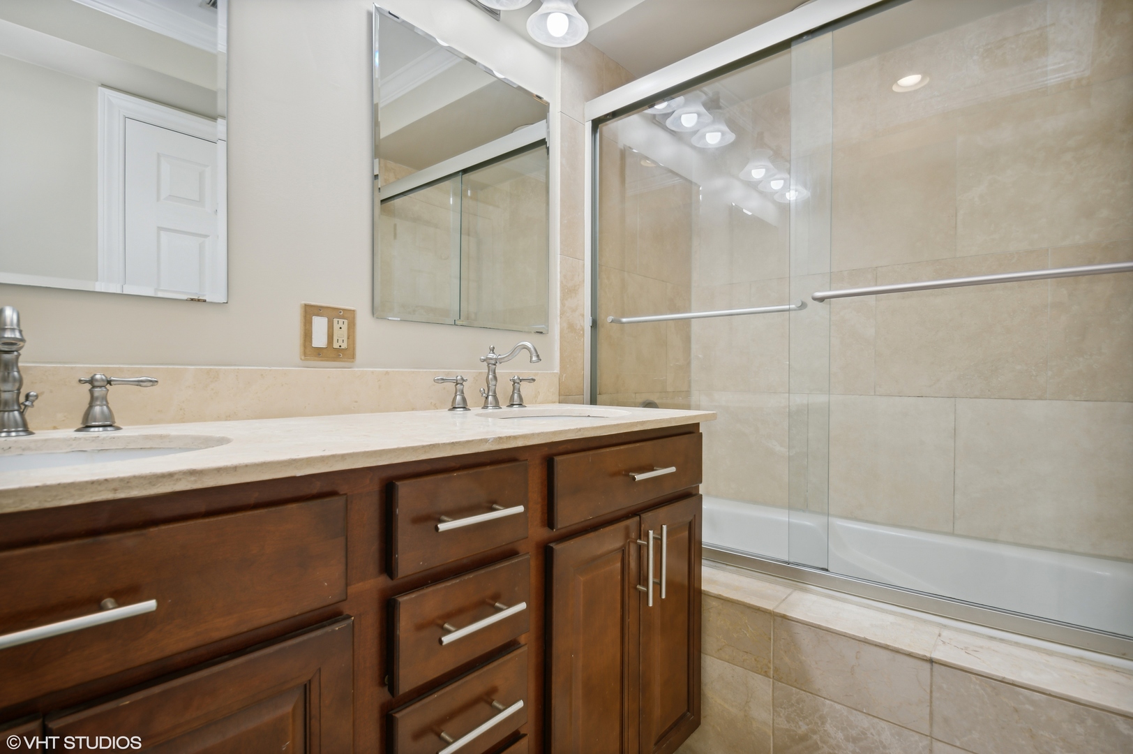 929 W Eastwood Avenue Gw Property Photo 9