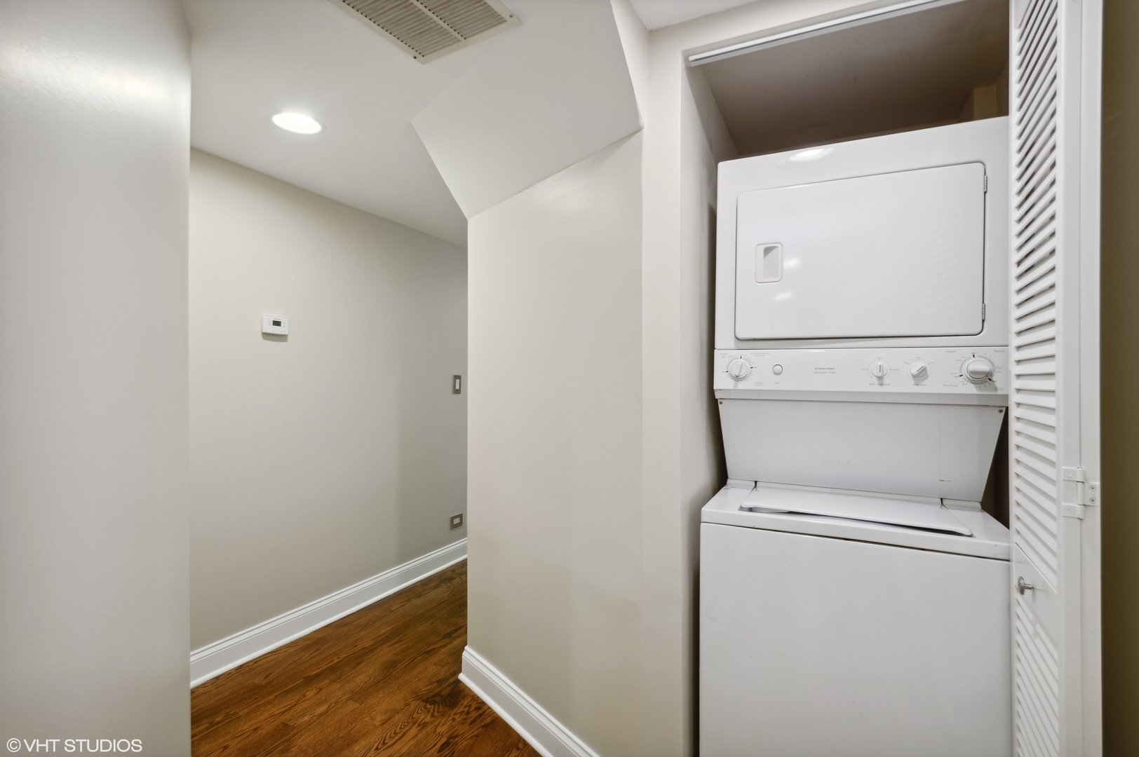 929 W Eastwood Avenue Gw Property Photo 11