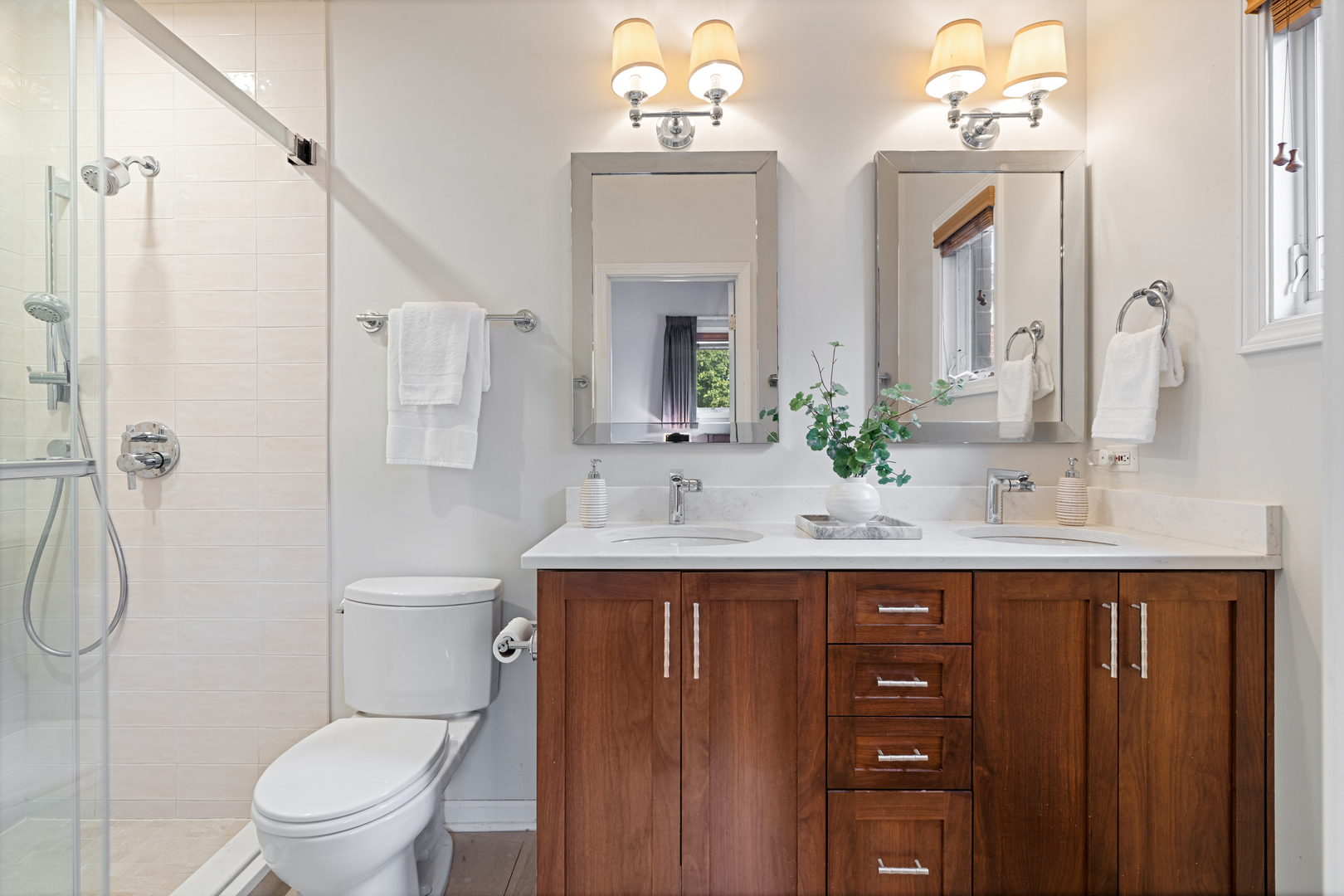 4048 N Clark Street D Property Photo 13