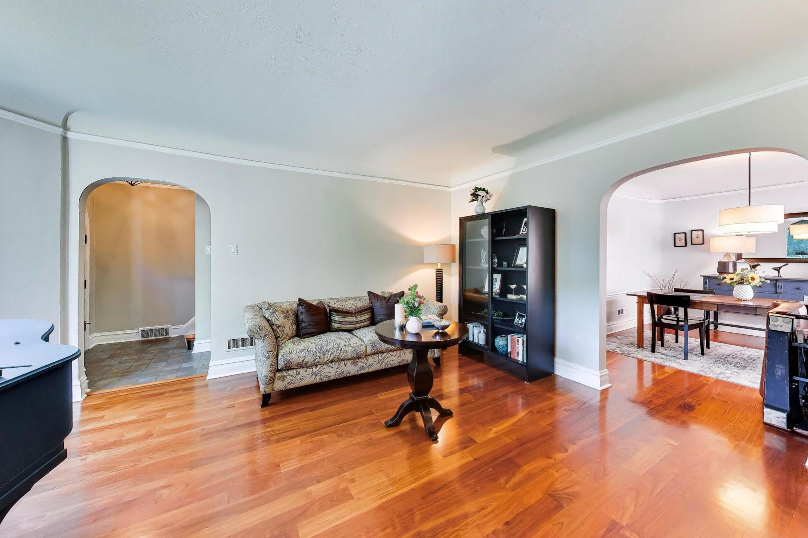 6308 N Indian Road Property Photo 4