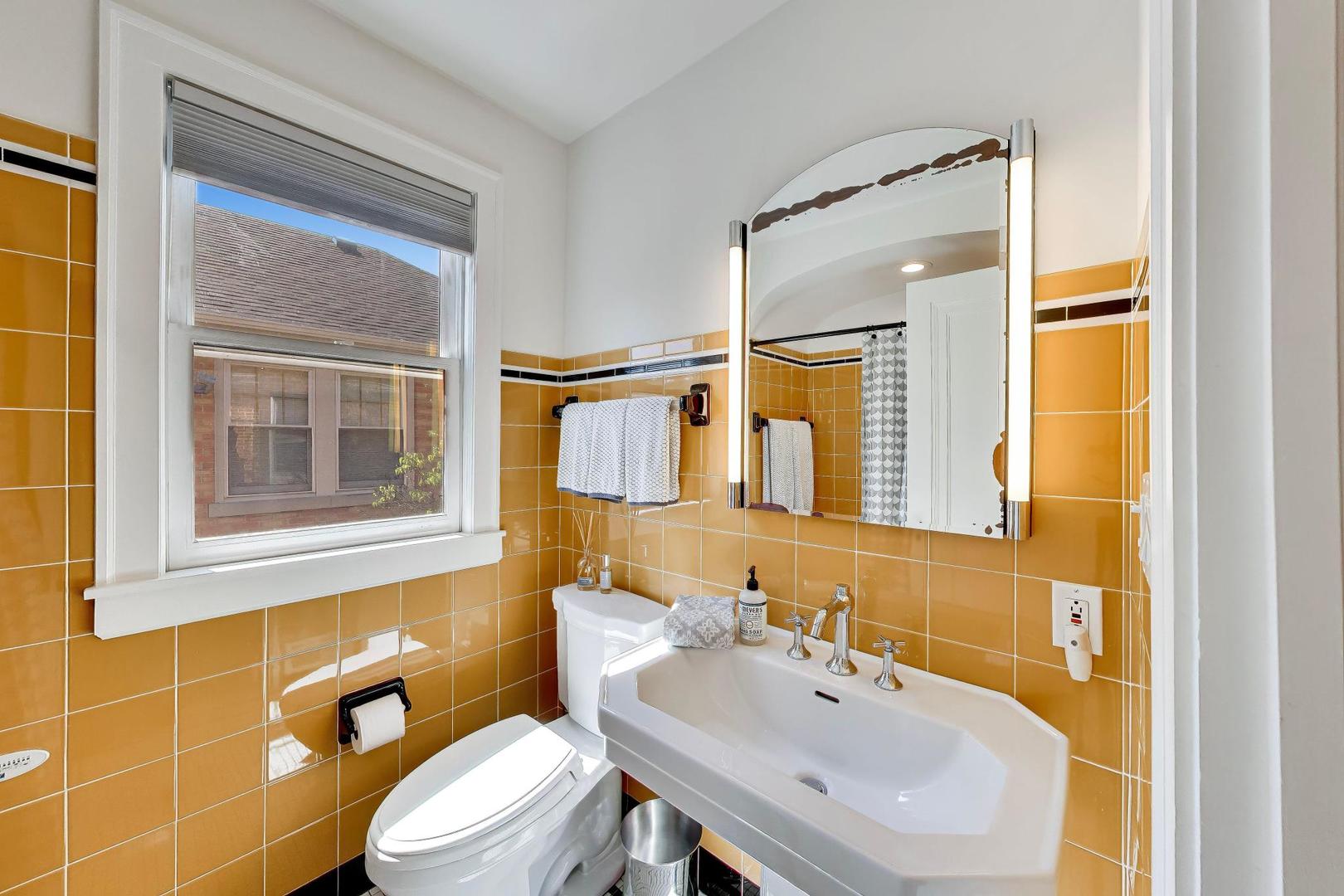 6308 N Indian Road Property Photo 25
