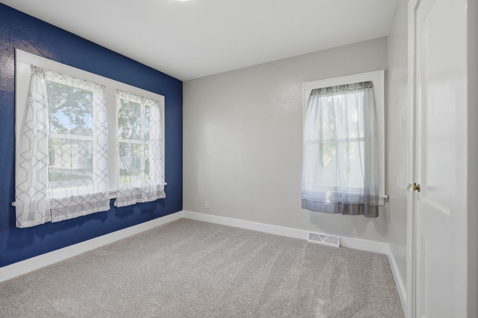 2618 38th Avenue Property Photo 6