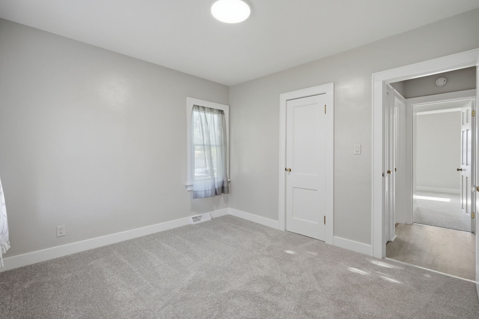 2618 38th Avenue Property Photo 9