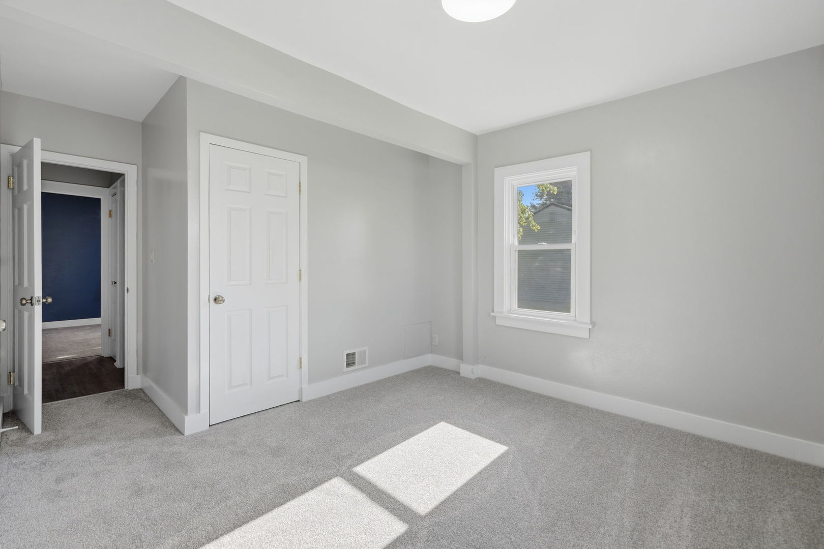 2618 38th Avenue Property Photo 11