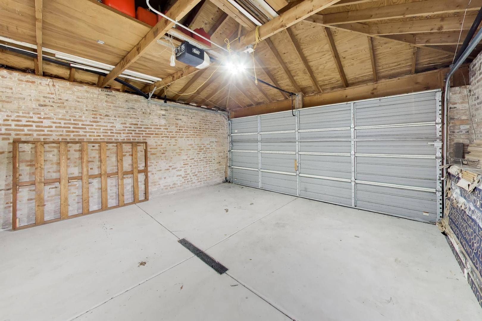 2204 W 37th Street Property Photo 41