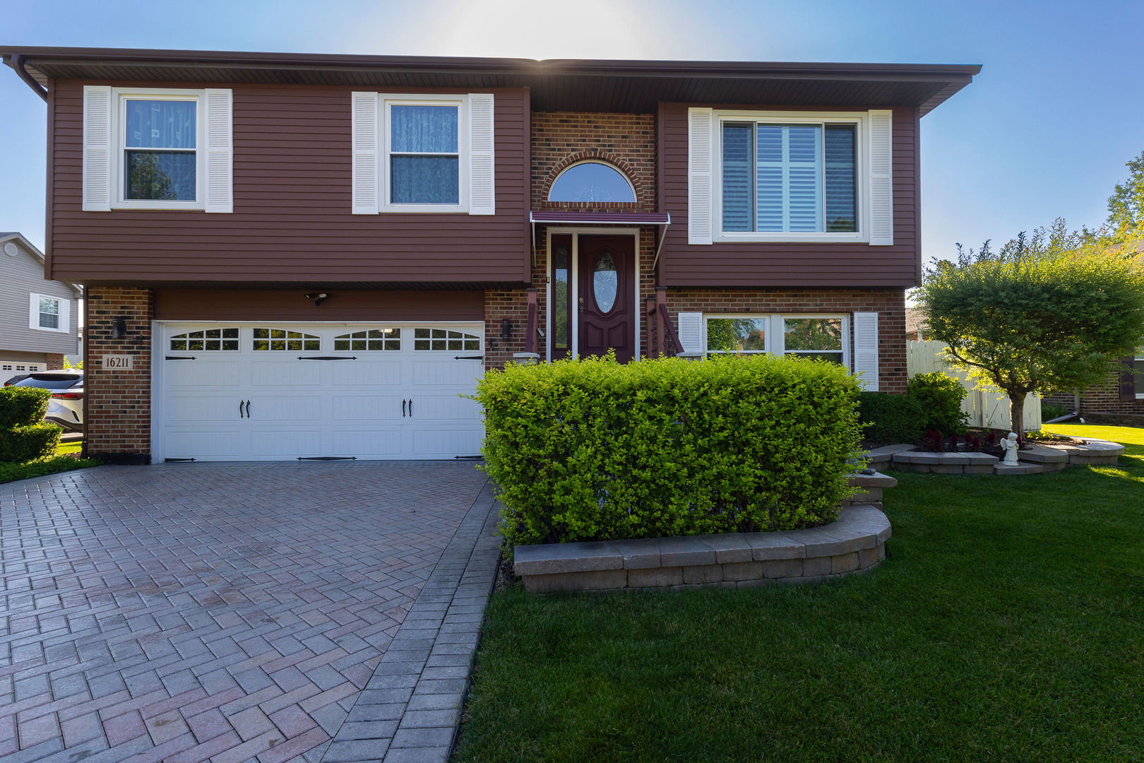 16211 Hunter Court Property Photo 1