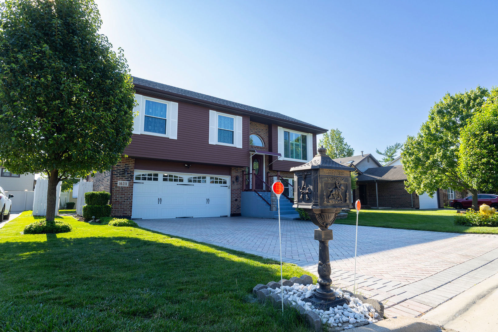 16211 Hunter Court Property Photo 3
