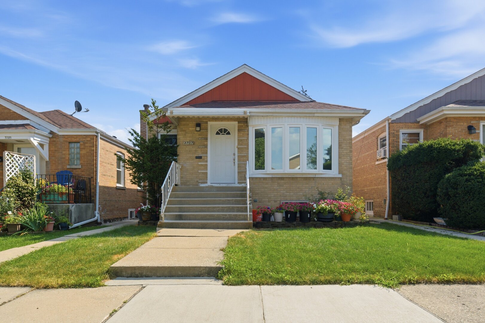 3707 W 70th Place Property Photo 4