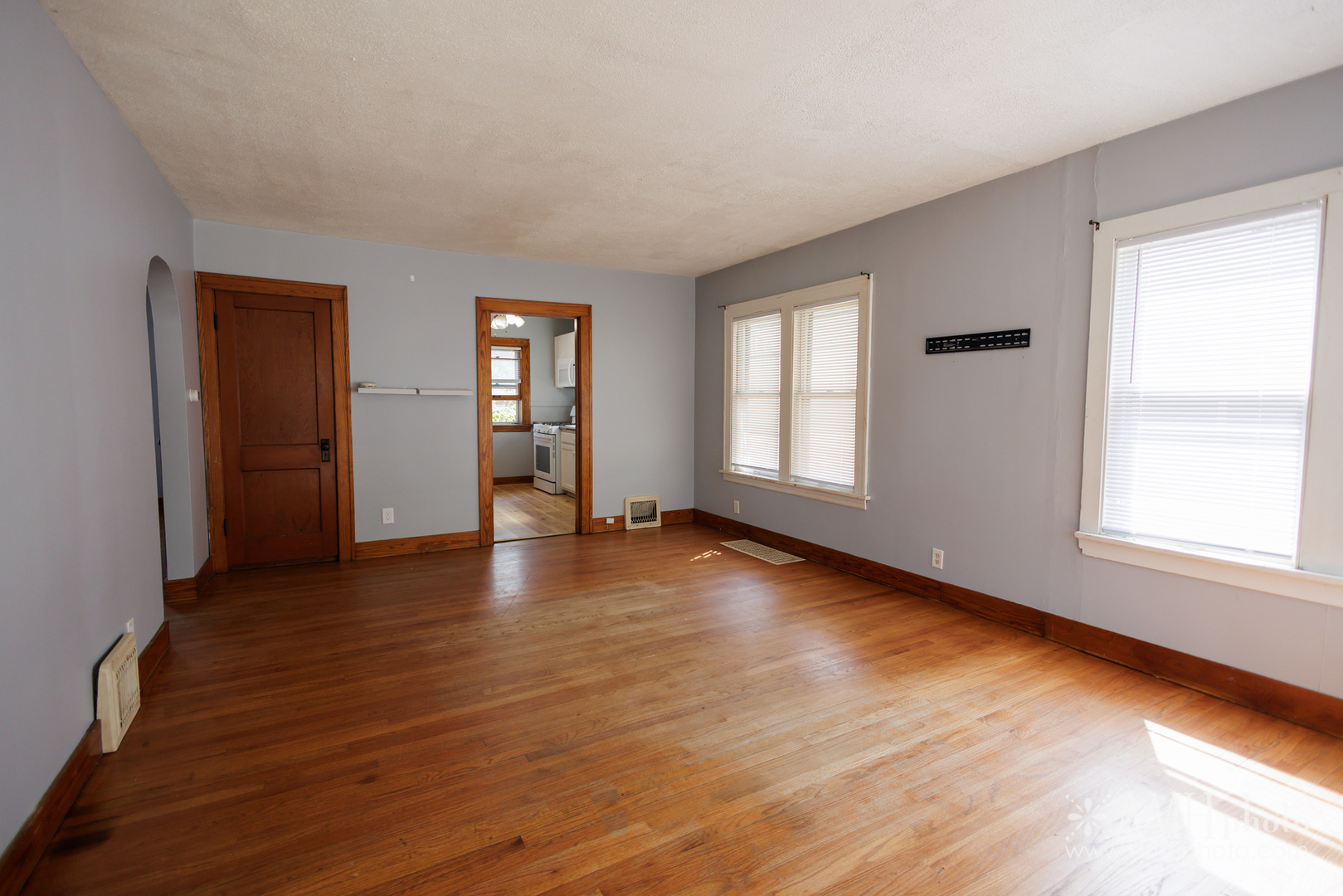 820 S 6th Avenue Property Photo 9