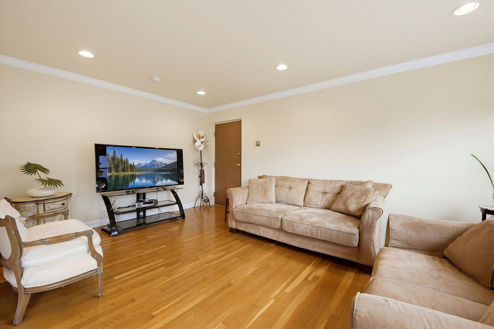 38 Elgin Avenue B6 Property Photo 8