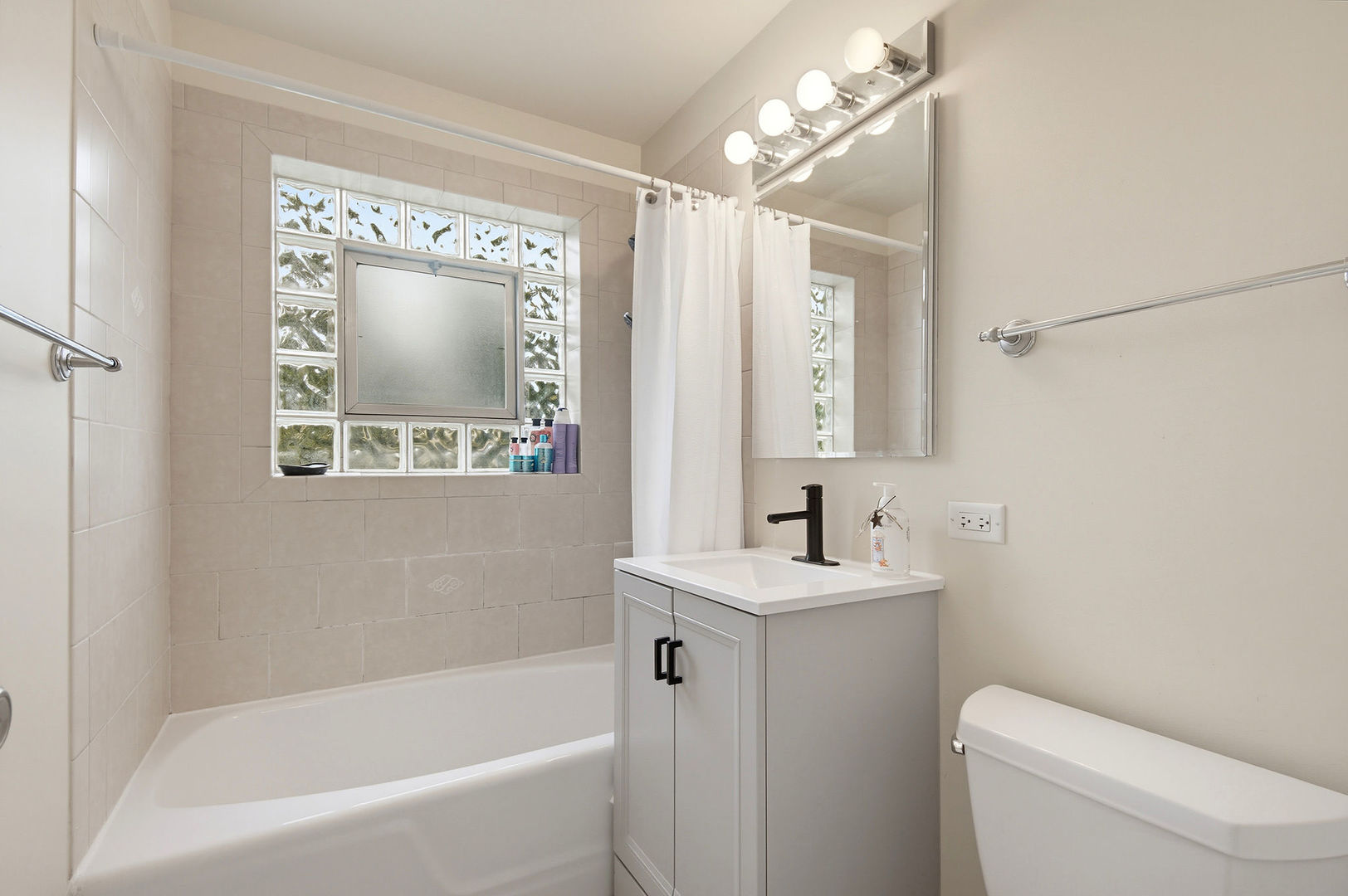 38 Elgin Avenue B6 Property Photo 10