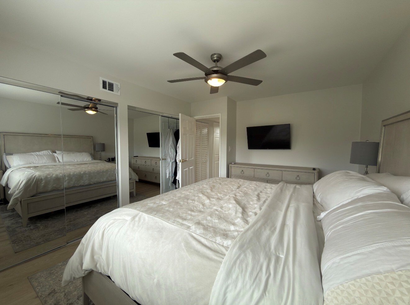 9416 Bay Colony Drive 3s Property Photo 6