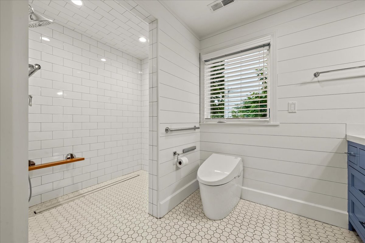 618 Melrose Avenue Property Photo 16