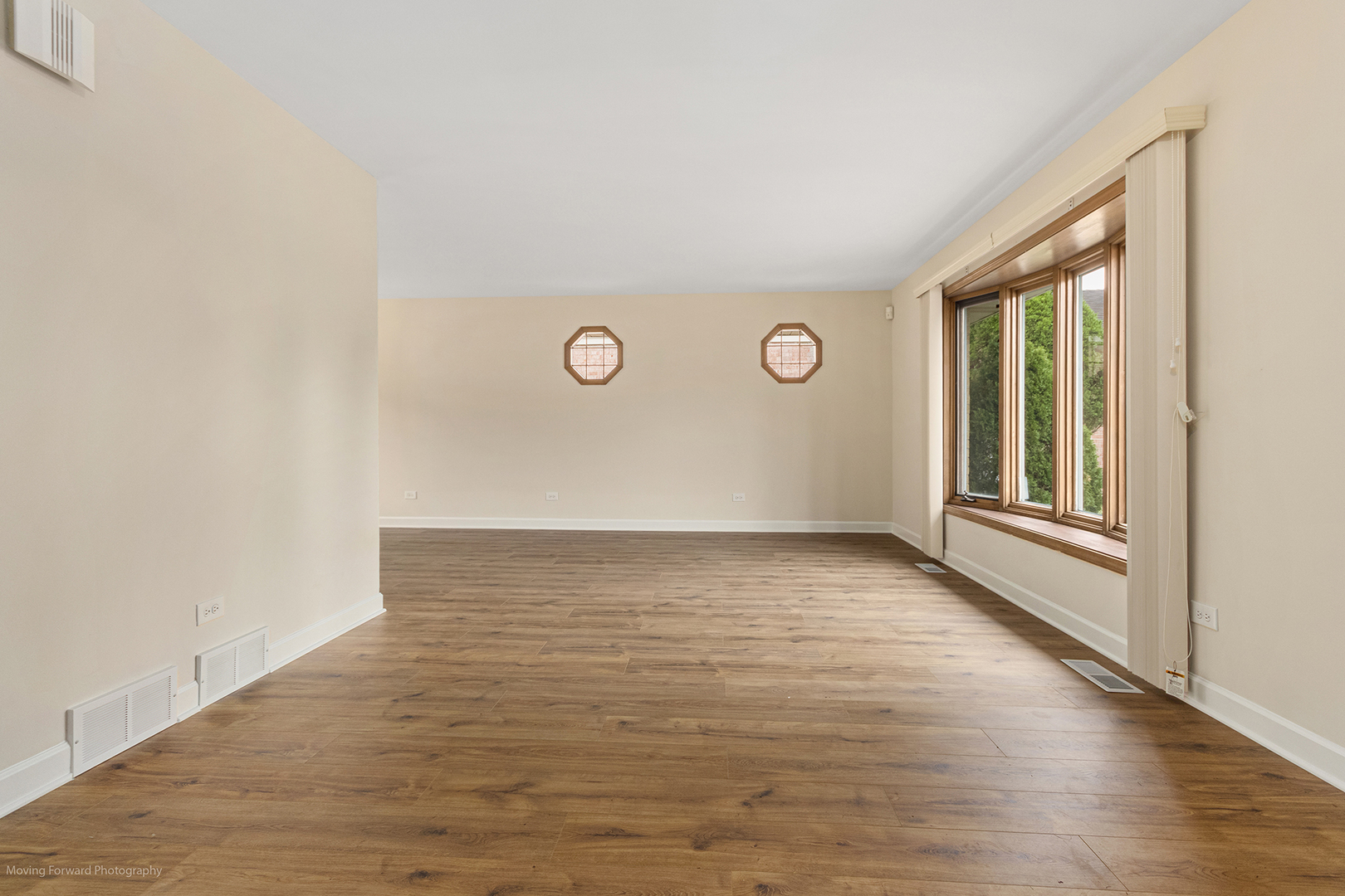 2847 Buckingham Avenue Property Photo 6