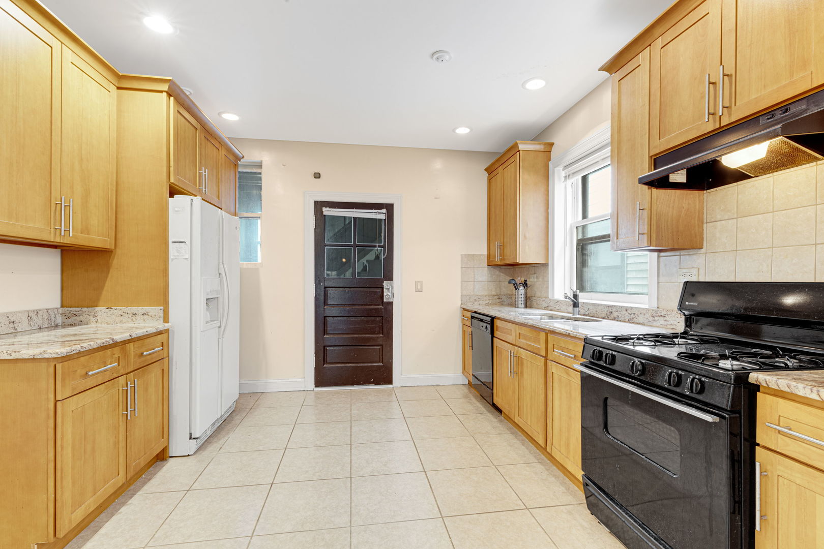 5353 N Spaulding Avenue Property Photo 6