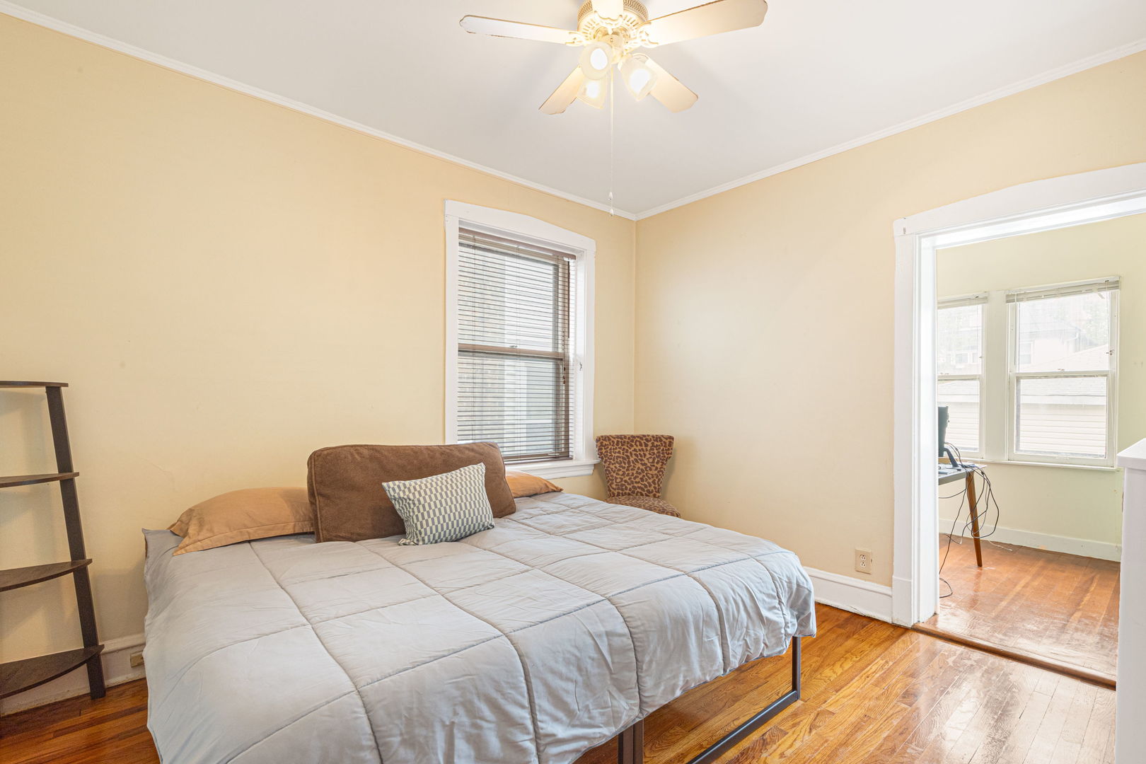 5353 N Spaulding Avenue Property Photo 7