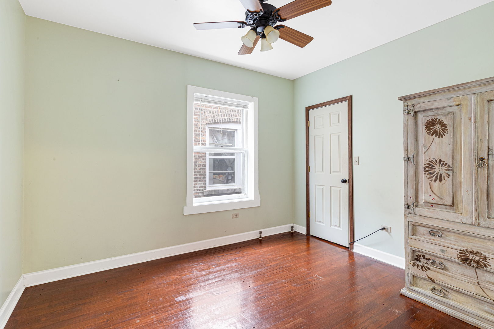 5353 N Spaulding Avenue Property Photo 13