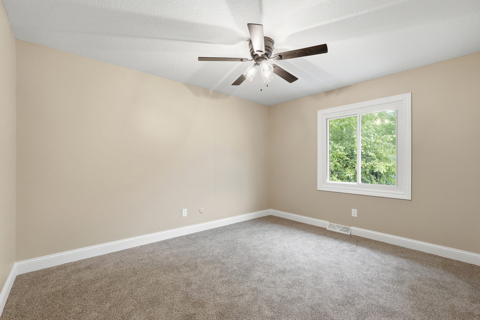 1721 E 42nd Court Property Photo 20