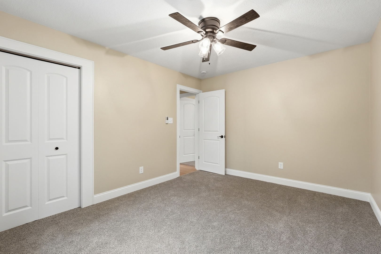 1721 E 42nd Court Property Photo 21