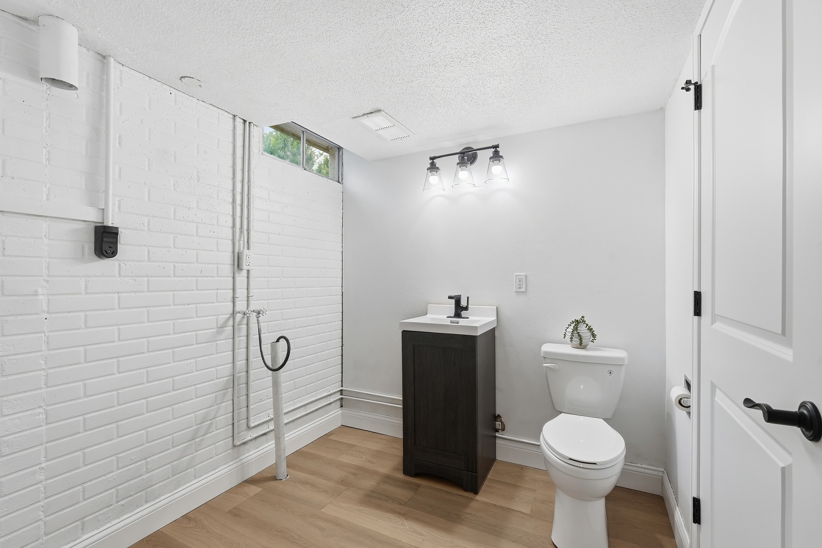 1721 E 42nd Court Property Photo 33