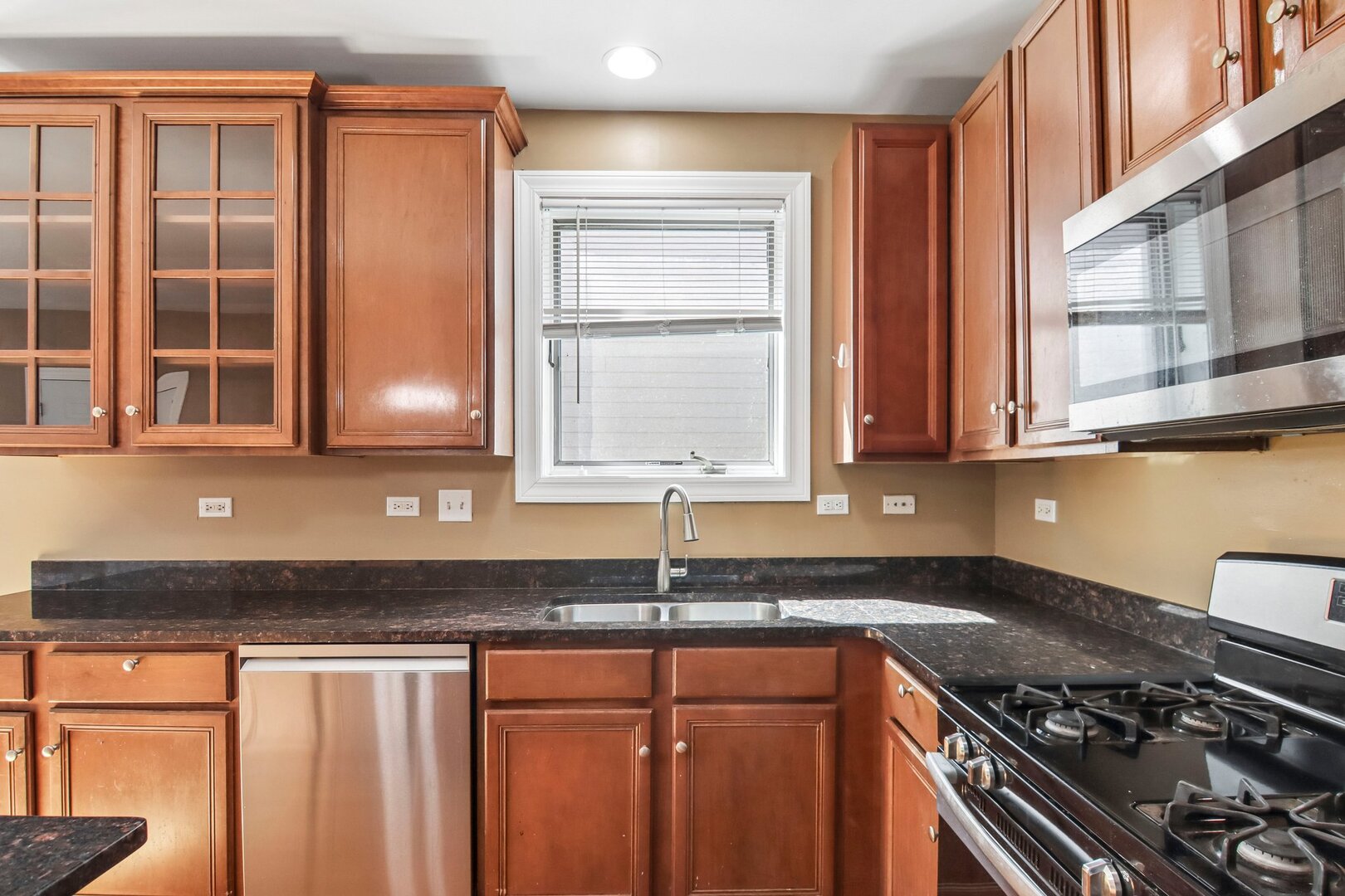 6526 S Kimbark Avenue 2s Property Photo 15