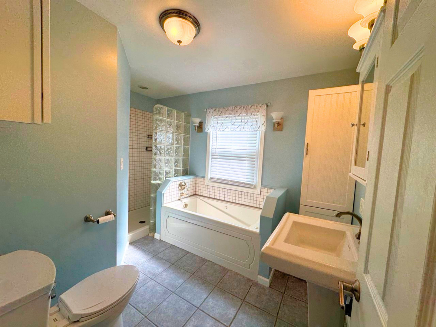 817 S Spring Road Property Photo 9