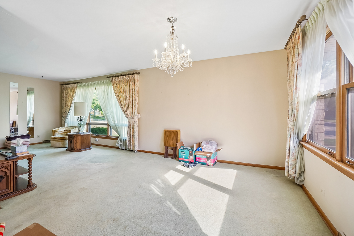1050 W Strieff Lane Property Photo 3