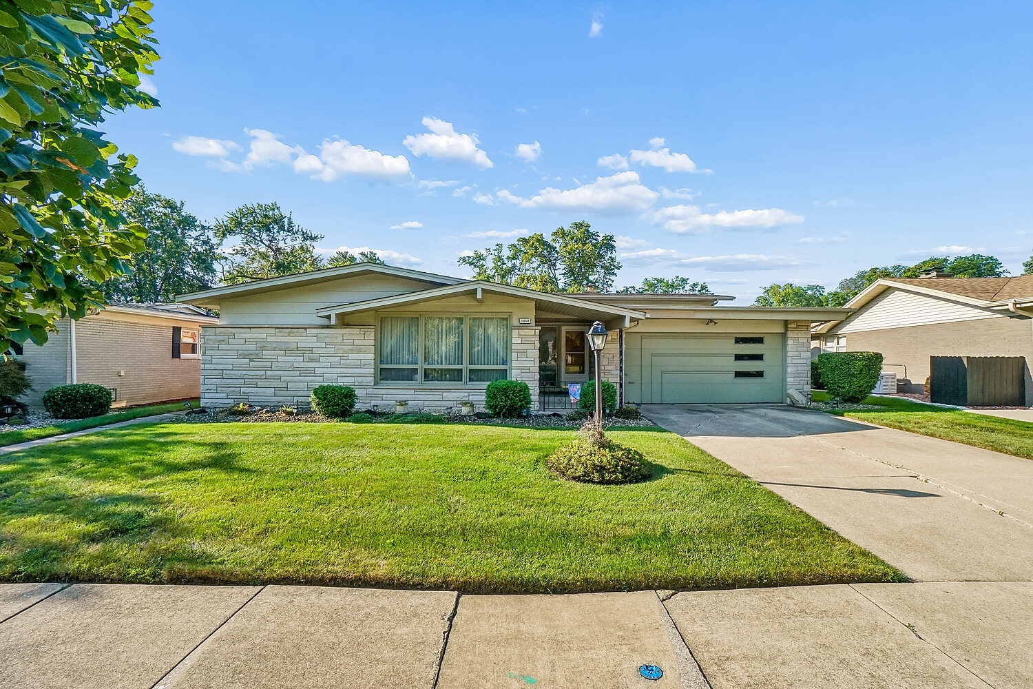 1050 W Strieff Lane Property Photo 22