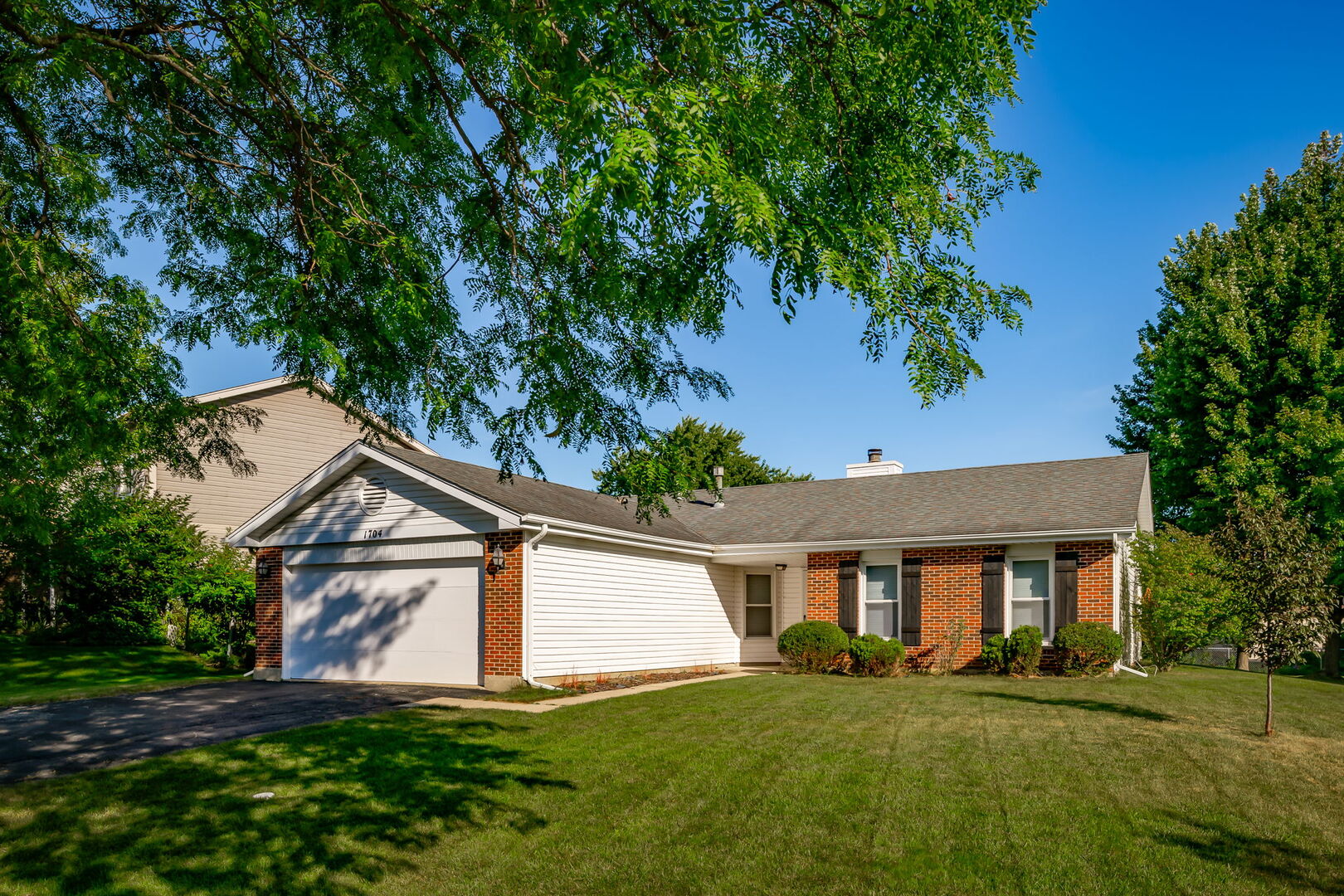1704 Stratton Pond Lane Property Photo 3